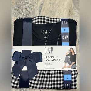 GAP Black and White Flannel Pajama Set
